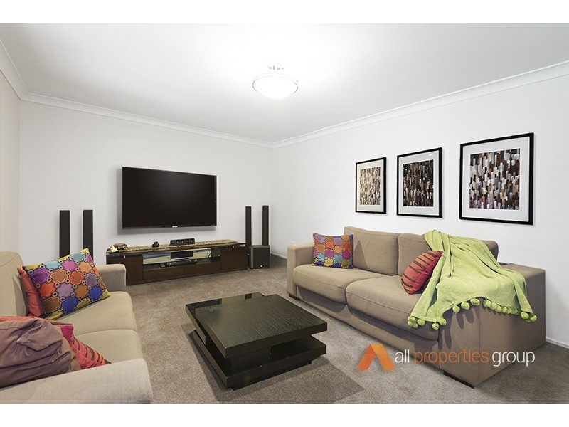 82 Kilmorey Street, Carindale QLD 4152