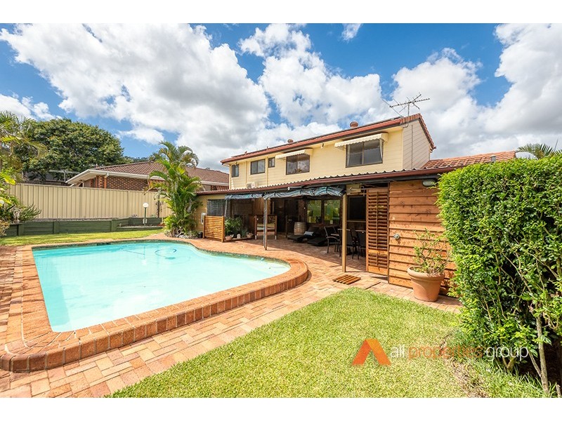 82 Kilmorey Street, Carindale QLD 4152