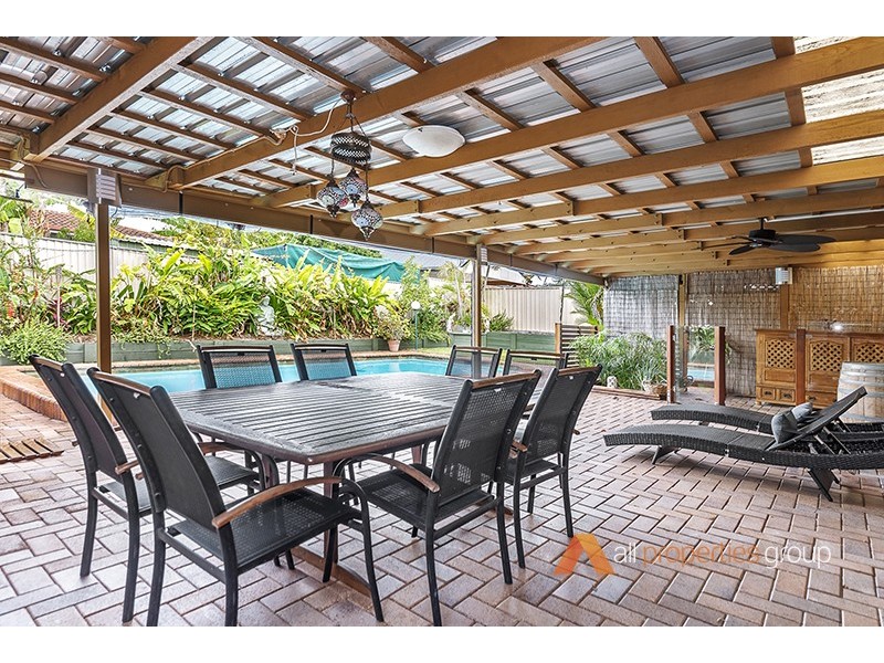 82 Kilmorey Street, Carindale QLD 4152