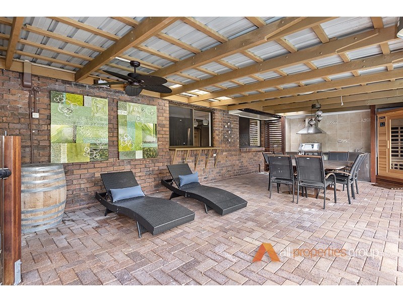 82 Kilmorey Street, Carindale QLD 4152