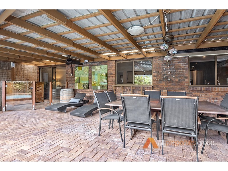 82 Kilmorey Street, Carindale QLD 4152