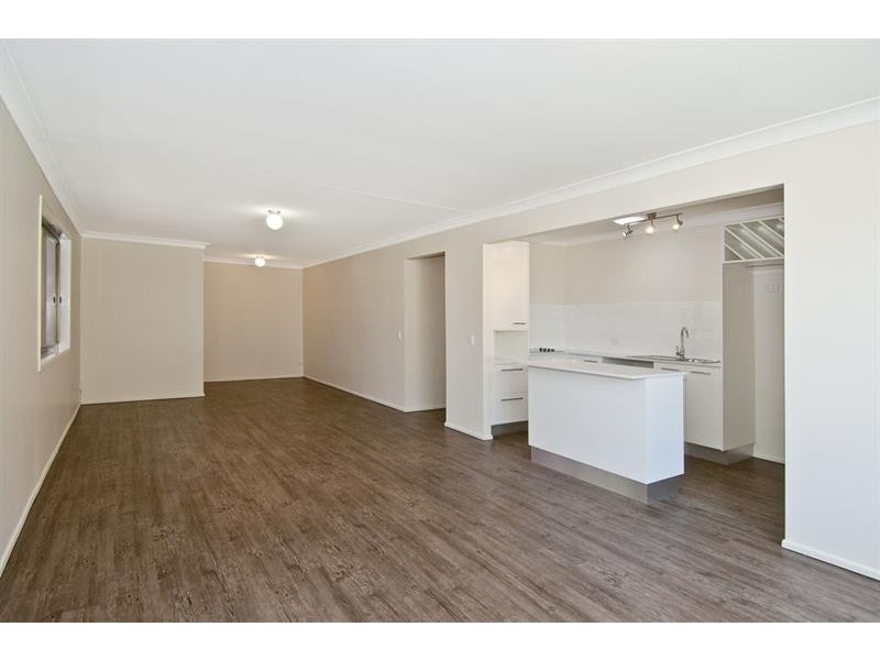 39 Robert Stanley Drive, Mount Warren Park QLD 4207