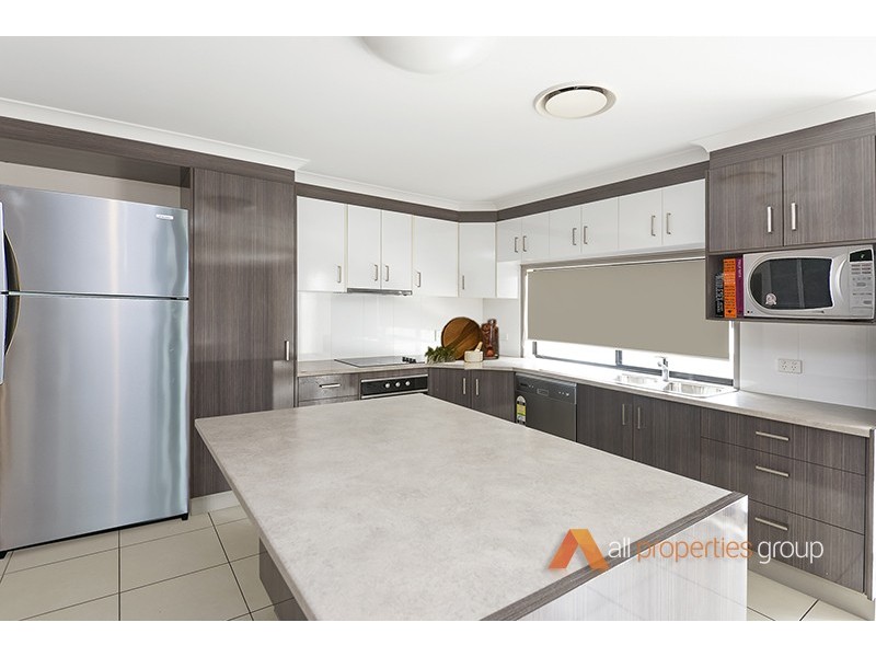 8. Baxton Place, Shailer Park QLD 4128