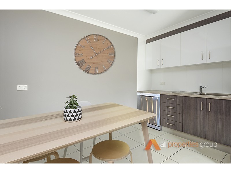 8. Baxton Place, Shailer Park QLD 4128