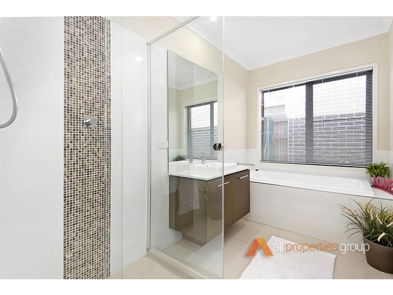 27 Slate Ct, Logan Reserve QLD 4133