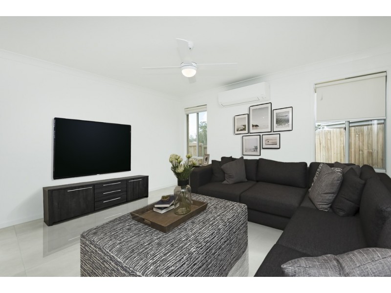 14 Como Way, Redbank QLD 4301