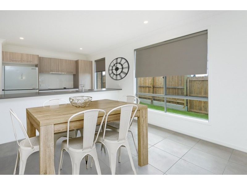 14 Como Way, Redbank QLD 4301