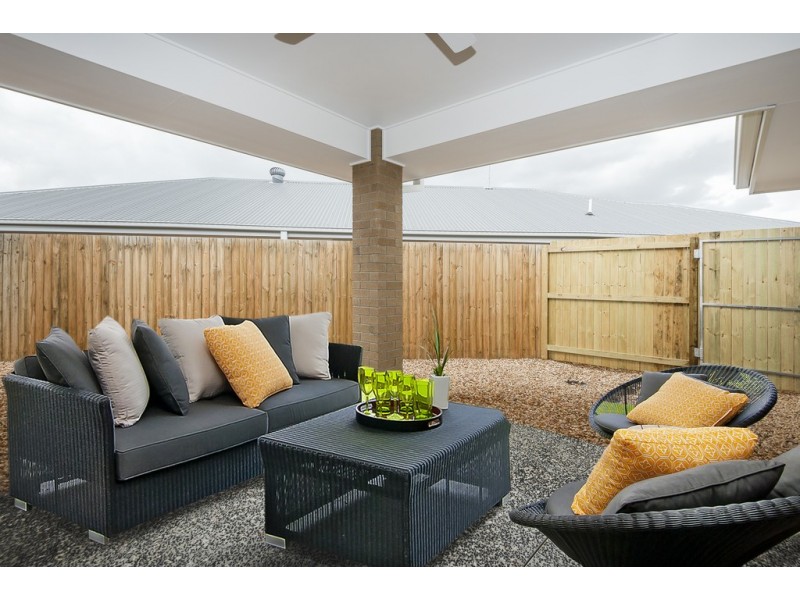 14 Como Way, Redbank QLD 4301