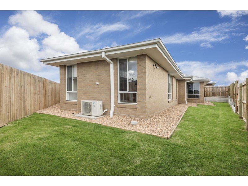 14 Como Way, Redbank QLD 4301