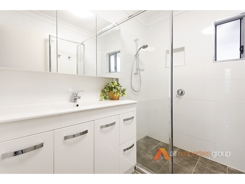 24 Hope St, Kingston QLD 4114