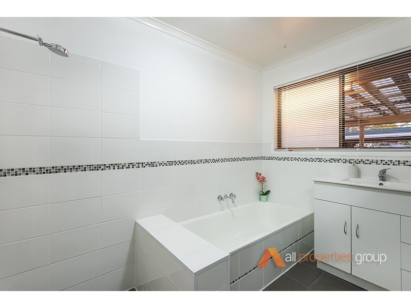 45 Jilbard Drive, Springwood QLD 4127