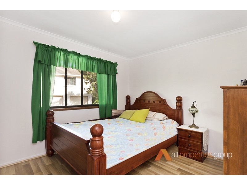 14/28 Defiance Rd, Logan Central QLD 4114