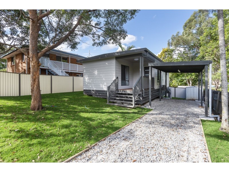 1B Deloraine Drive, Springwood QLD 4127