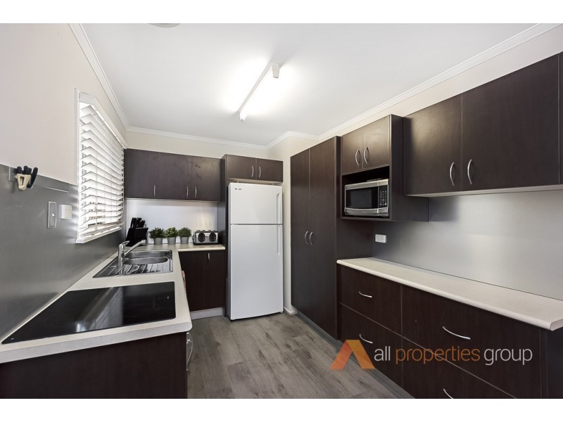 21 Palm Ave, Kingston QLD 4114