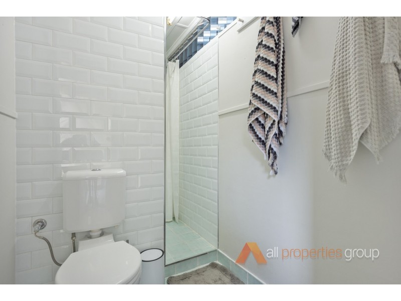 21 Palm Ave, Kingston QLD 4114