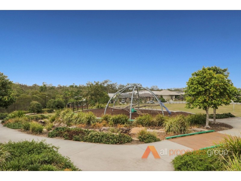 45 Ridgevale Boulevard, Holmview QLD 4207