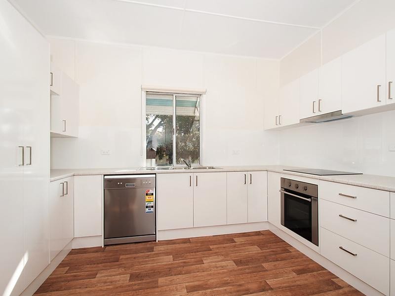 13 Oates Avenue, Woodridge QLD 4114