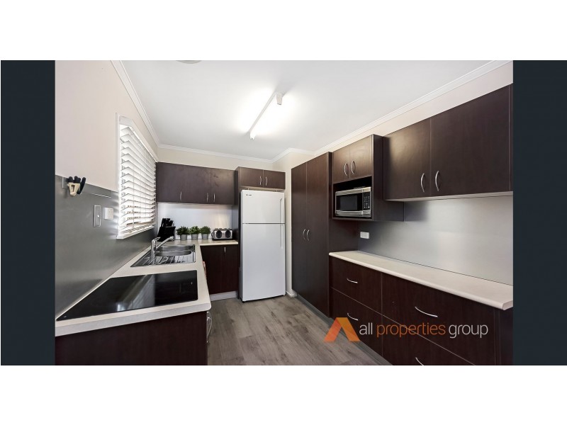 21 Palm Ave, Kingston QLD 4114