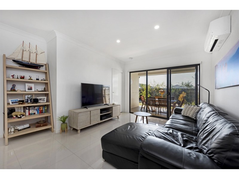 120 Ridgevale Boulevard, Holmview QLD 4207