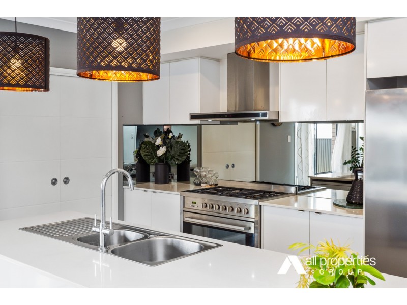 61 Summerview Ave, Yarrabilba QLD 4207