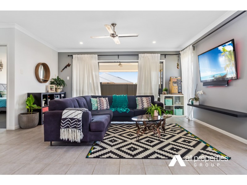 61 Summerview Ave, Yarrabilba QLD 4207