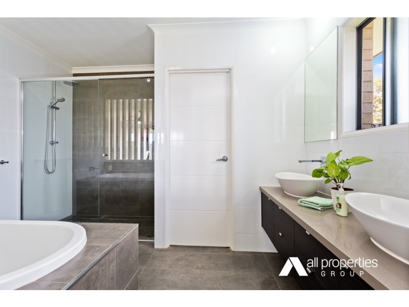 61 Summerview Ave, Yarrabilba QLD 4207