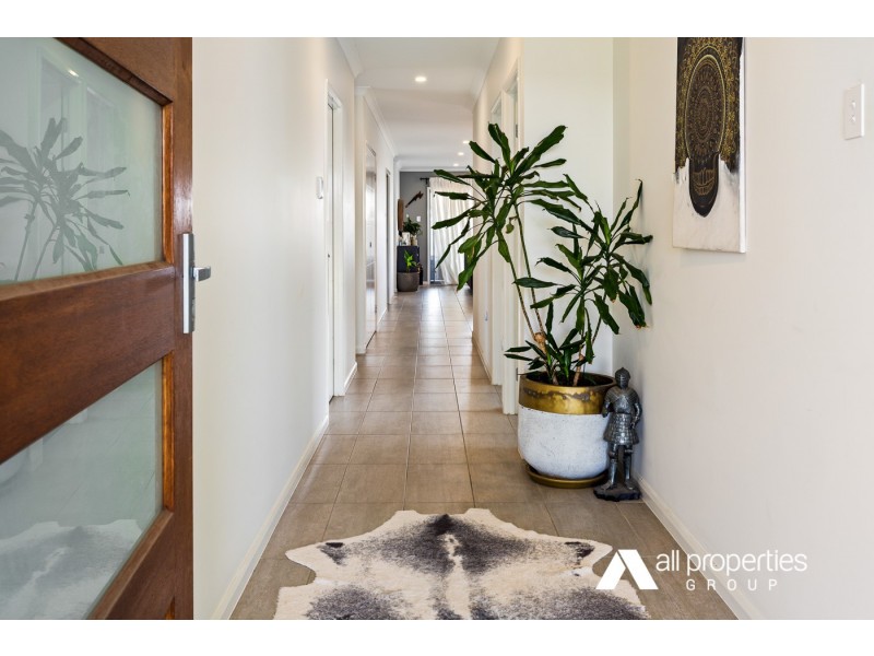 61 Summerview Ave, Yarrabilba QLD 4207