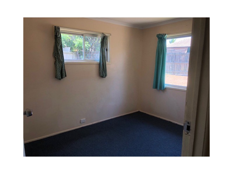 15 Pinewood Street, Crestmead QLD 4132