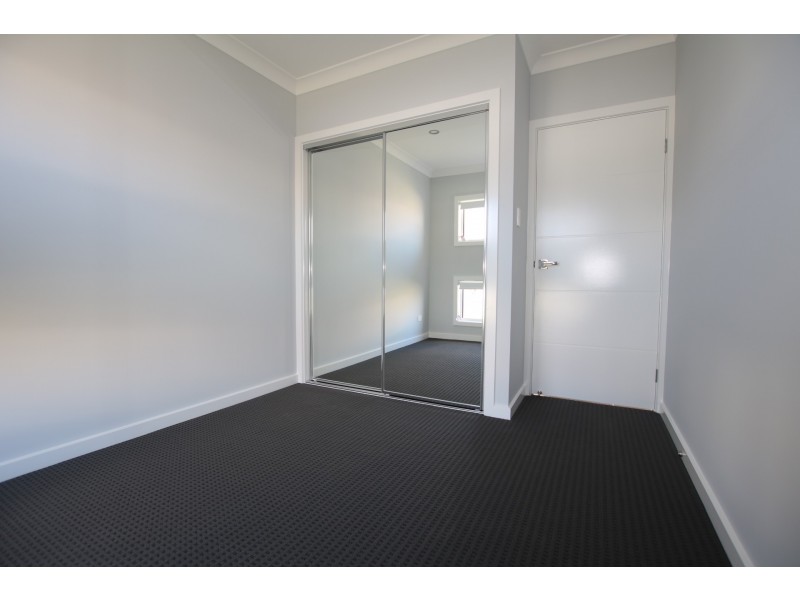 1/8 Diller Drive, Crestmead QLD 4132