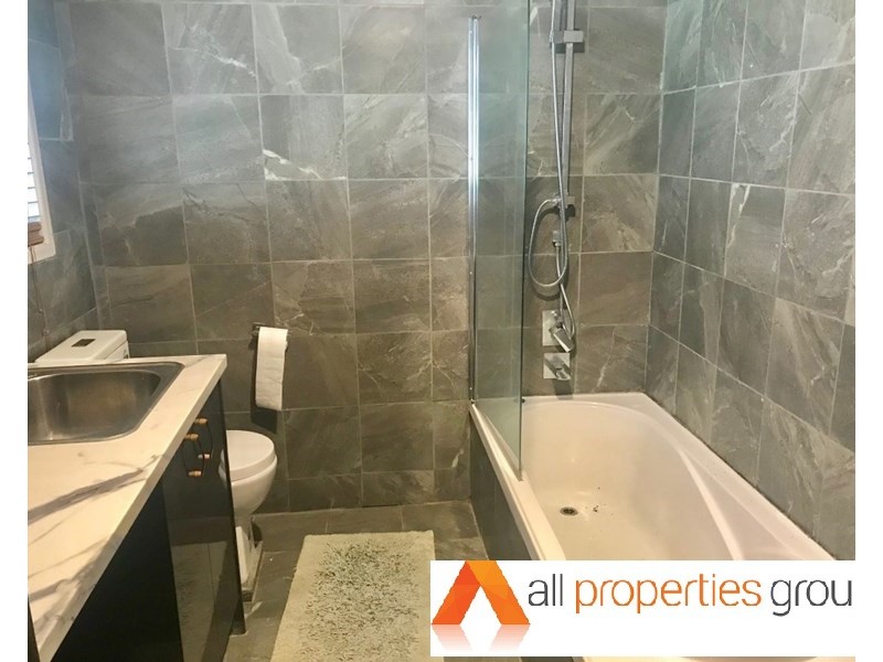 2-6 Barokee Drive, Tanah Merah QLD 4128