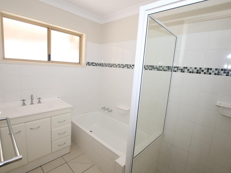 8 Kinchant Street, Marsden QLD 4132