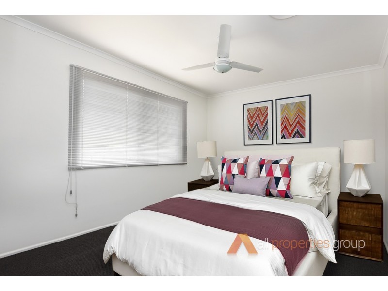 11 Woodlands Drive, Stapylton QLD 4207