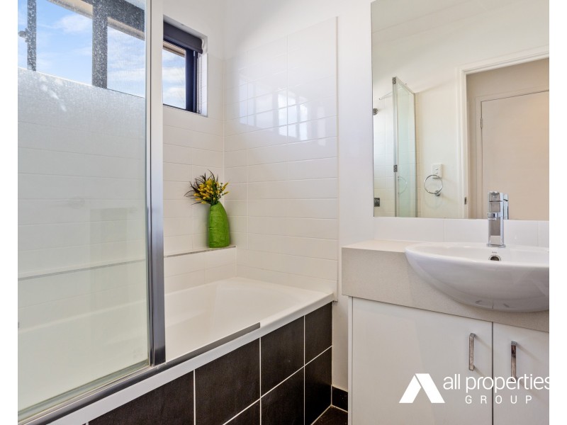 37 Sandover St, Holmview QLD 4207