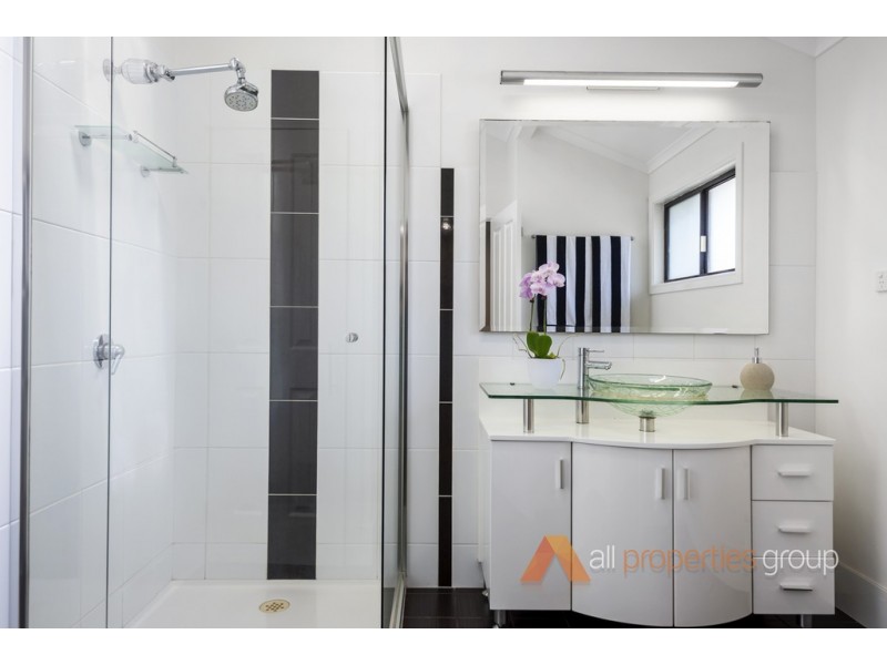 2 Viscount Pl, Loganholme QLD 4129