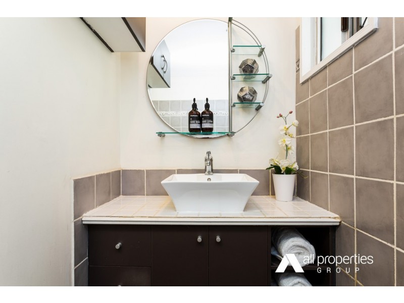 25 Leslie Parade, Slacks Creek QLD 4127