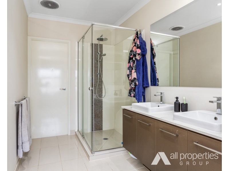6 Peak Lane, Yarrabilba QLD 4207