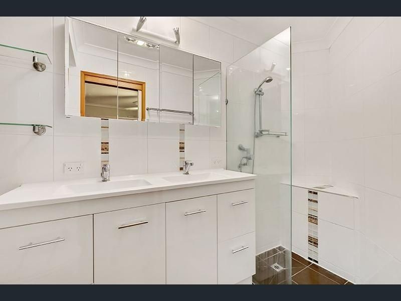 9-11 Grove Road, Holmview QLD 4207