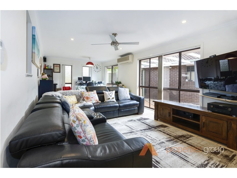 43 Blackthorn Crescent, Shailer Park QLD 4128
