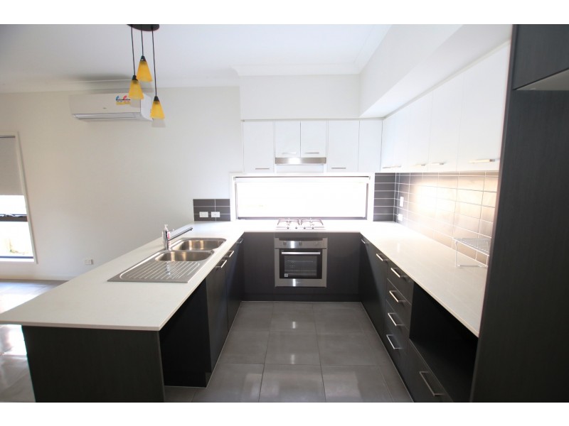 16 Conimbla Crescent, Waterford QLD 4133