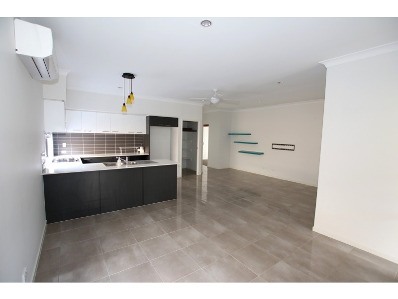 16 Conimbla Crescent, Waterford QLD 4133