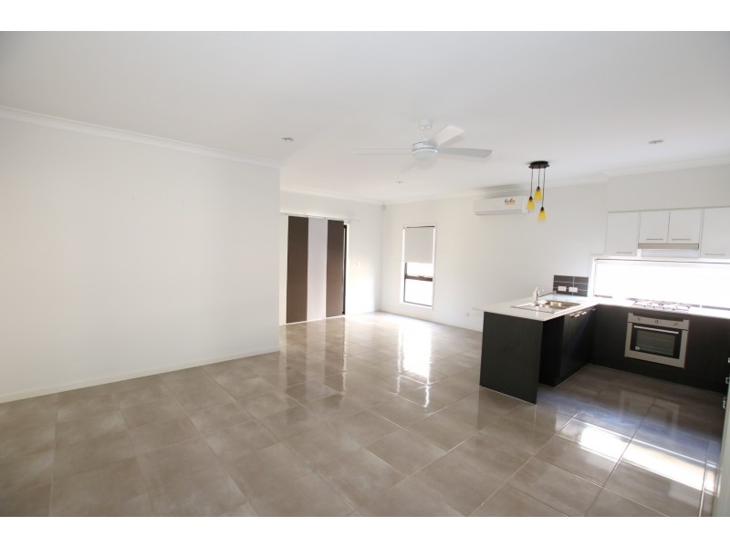 16 Conimbla Crescent, Waterford QLD 4133