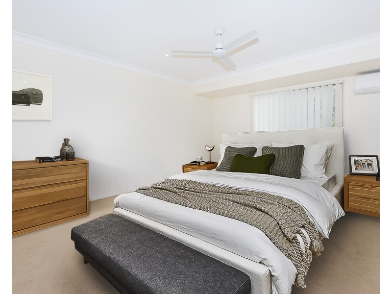 15 Rarotonga Rise, Pacific Pines QLD 4211