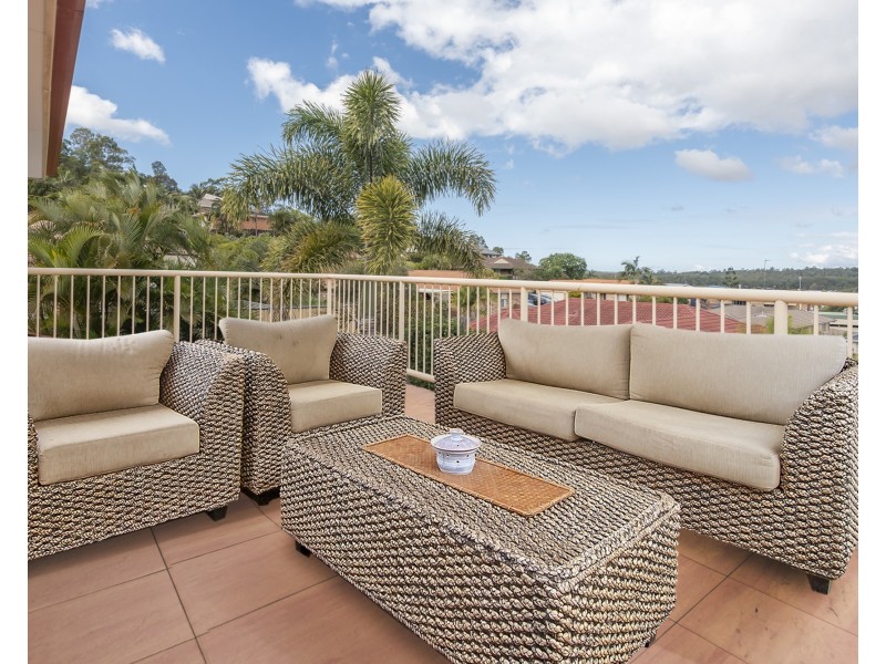 15 Rarotonga Rise, Pacific Pines QLD 4211