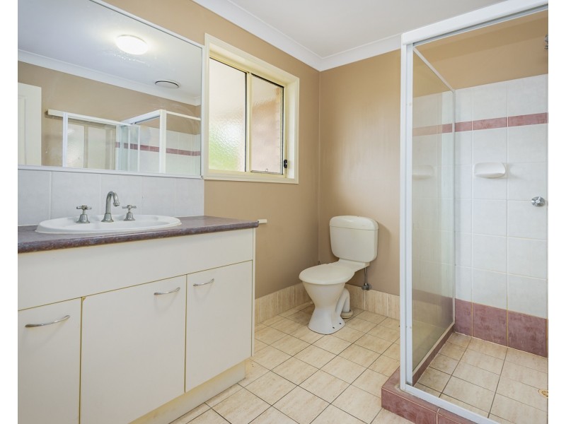 15 Rarotonga Rise, Pacific Pines QLD 4211