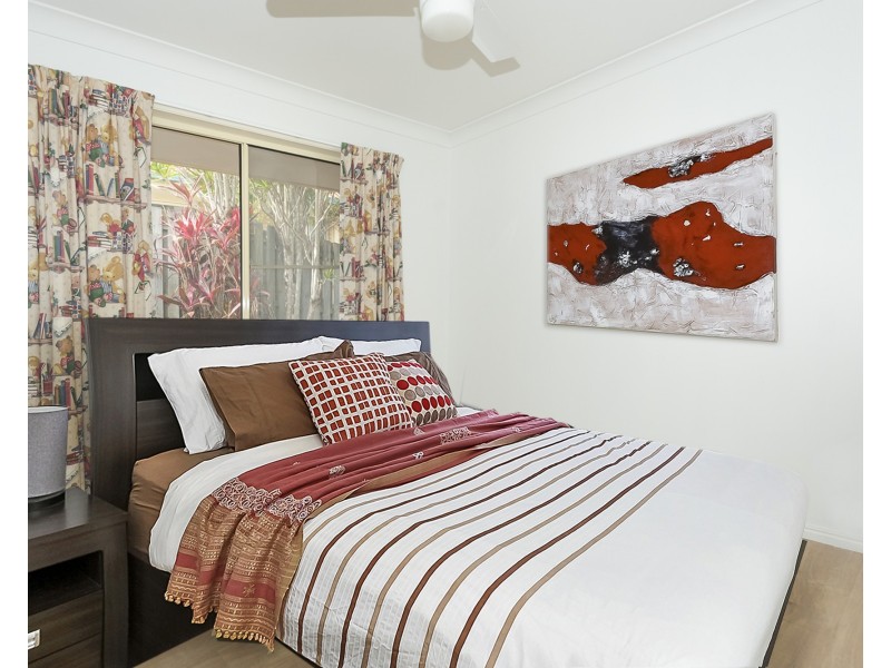 15 Rarotonga Rise, Pacific Pines QLD 4211