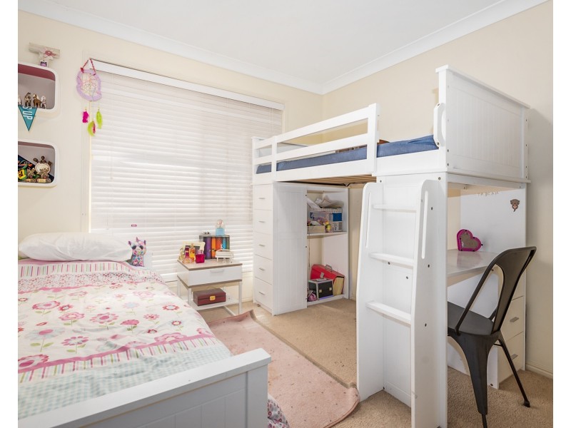 15 Rarotonga Rise, Pacific Pines QLD 4211