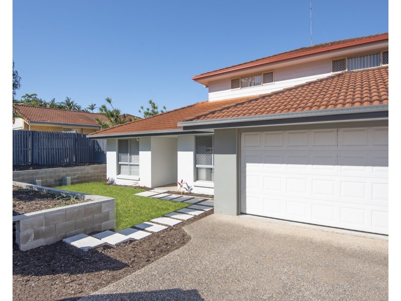 15 Rarotonga Rise, Pacific Pines QLD 4211