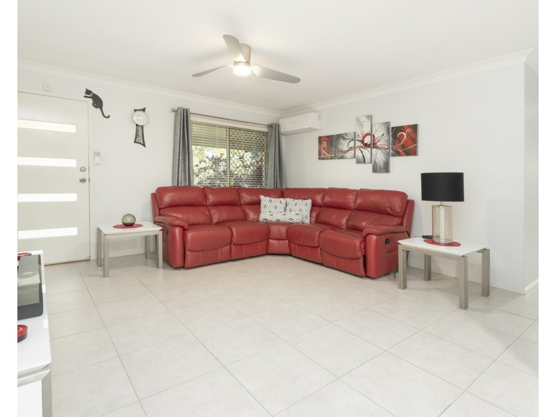 9 Costigan Terrace, Edens Landing QLD 4207