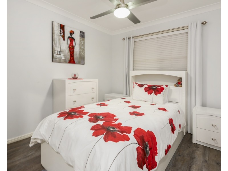 9 Costigan Terrace, Edens Landing QLD 4207