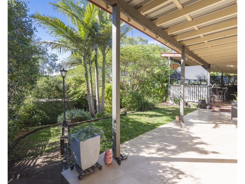 9 Costigan Terrace, Edens Landing QLD 4207
